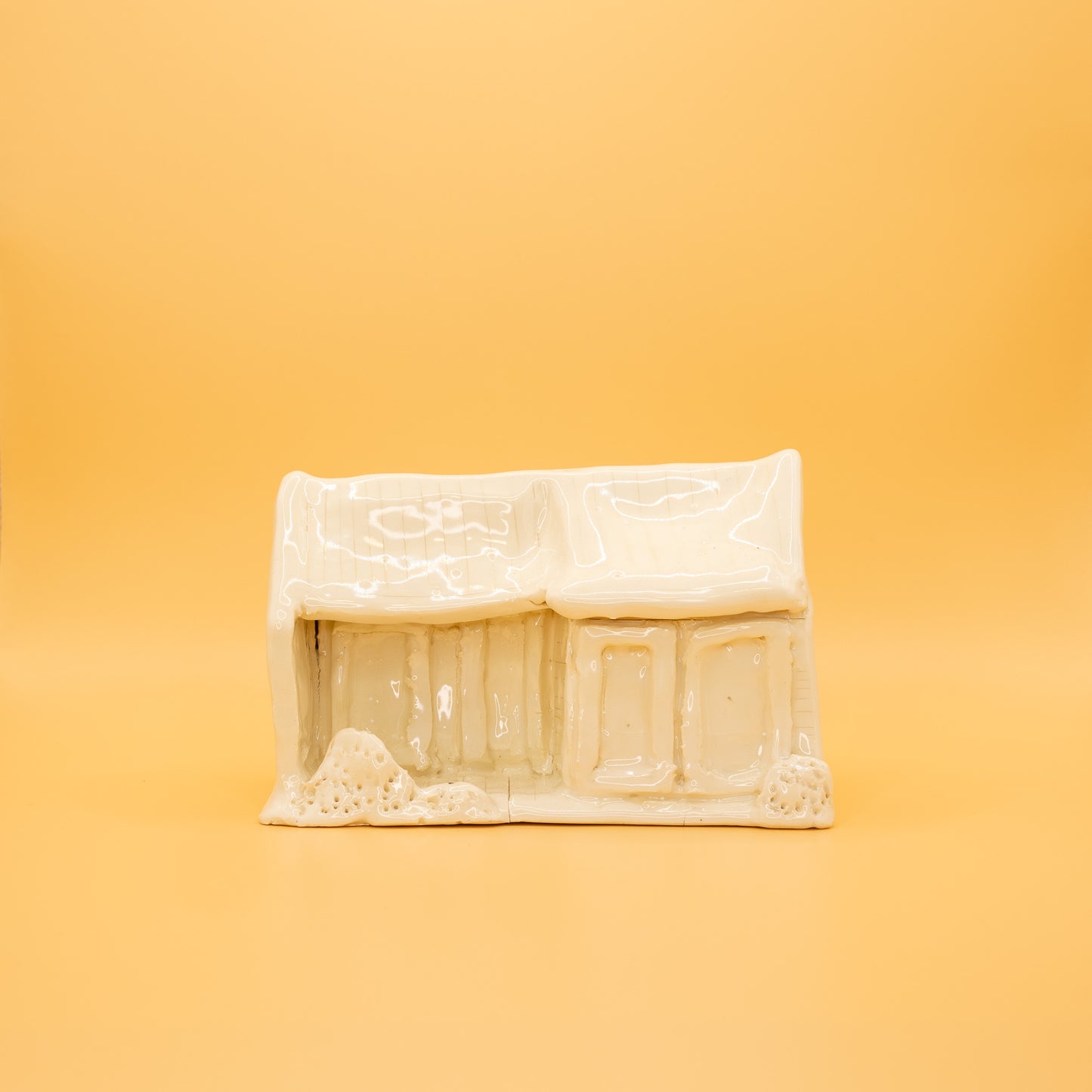 Main Avenue, 2025, ceramic, 15 x 12cm