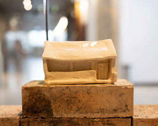 Anita Avenue, 2025, ceramic, 15 x 11cm