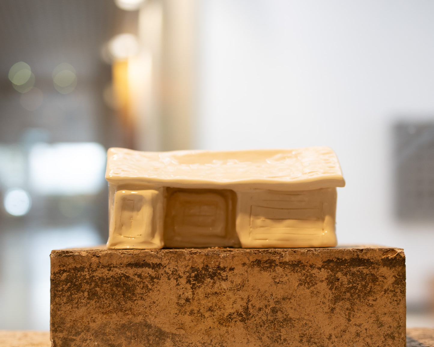 Daniel Court, 2025, ceramic, 17 x 8cm